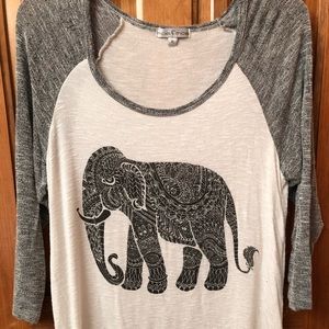 Elephant graphic, 3-quarter length top ✨